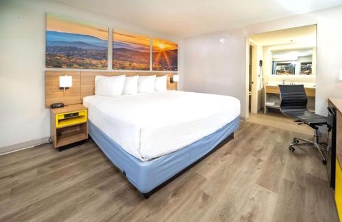 Stone Mountain Hotel | Days Inn by Wyndham Atlanta Stone Mountain