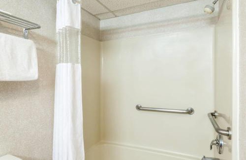 Vineland Hotel | Days Inn by Wyndham Vineland