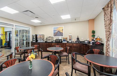 Mount Pleasant Hotel | Days Inn & Suites by Wyndham Mt Pleasant