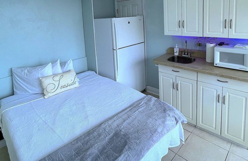 Bostwick Park Eigentumswohnung | Dazzling Daytona Beach Ocean Front View & Balcony-8