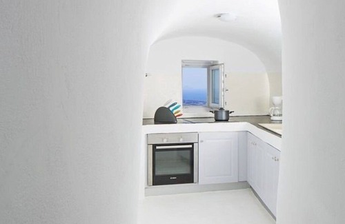 Imerovigli Villa | Dazzling Santorini Villa | 3 Bedrooms | Villa Orpheus | Private Terrace with Stunning Caldera Views & Jacuzzi Plunge Pool | Imerovigli