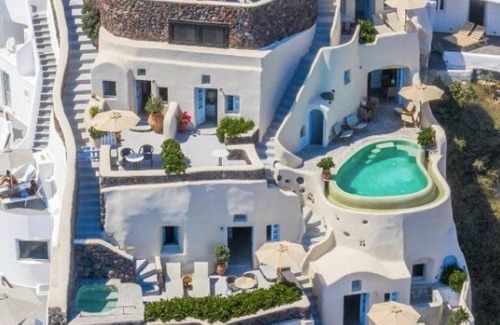 Oia Villa | Dazzling Santorini Villa | Villa Arthemis | Breathtaking Sea Views | Spacious.