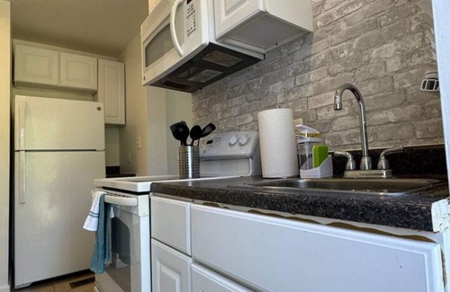 Jefferson Manor Haus | DC Suburb Home w/Parking | Near Metro & DC