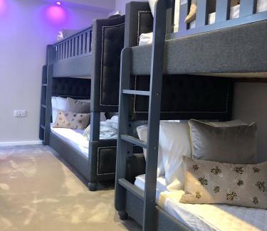 Nantgarw Haus | De Courceys Manor Suites & Cottages