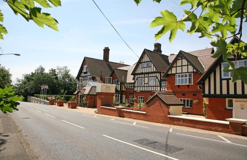 Warley Hotel | De Rougemont Manor