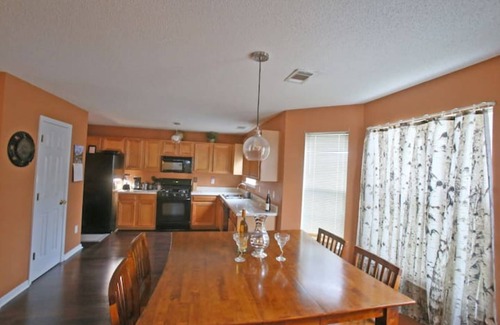 Decatur Haus | Decatur Escape 4bd/2.5ba home with garage