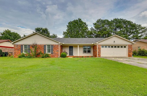 Decatur Haus | Decatur Vacation Rental with Patio!