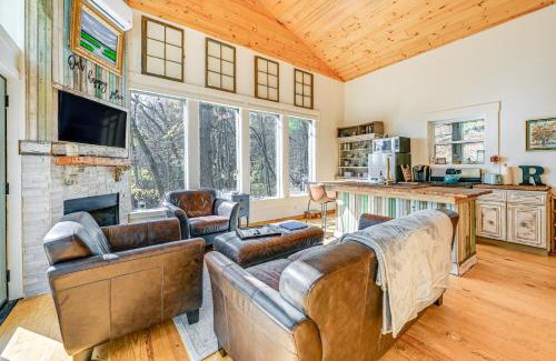 Mountain City Haus | Deck and Fire Pit Mtn-View Cabin in Rabun Gap