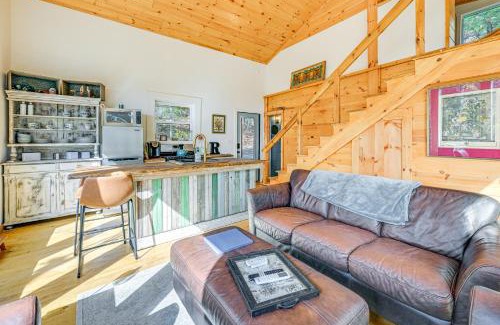 Mountain City Haus | Deck and Fire Pit Mtn-View Cabin in Rabun Gap