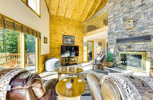 Mace Haus | Deck and Mtn Views Log Cabin By Snowshoe Mountain!