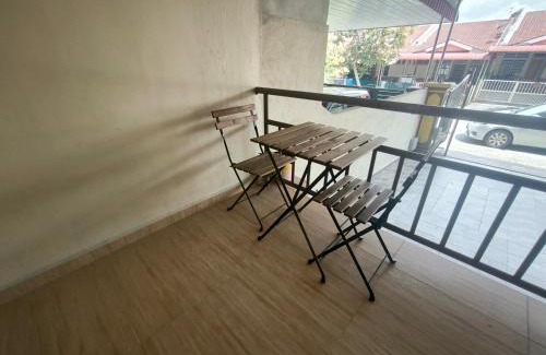 Kulim Wohnung | Deena's Cottage Homestay Kulim Hitech Hospital Kulim, Three bedrooms Single Storey Terrace House