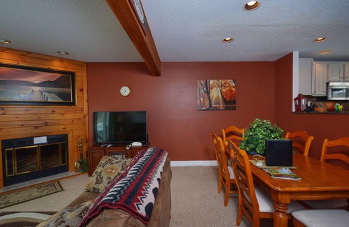 McHenry Haus | Spektakuläres Stadthaus mit 2 Schlafzimmern in fußläufiger Entfernung zum Wisp Resort.