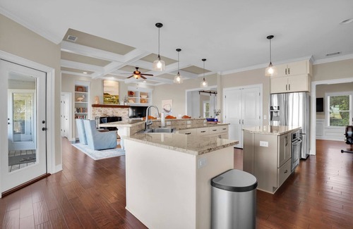 Midway Haus | Deep water/Marsh View, Sleeps 10