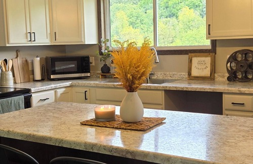 Avoca Haus | Deerfield Bottom