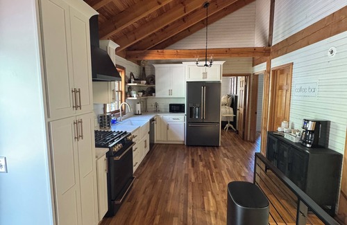 Franklin Kabine | DeerRidge Lodge-Charming Retreat mins from Historic Franklin and Nashville.