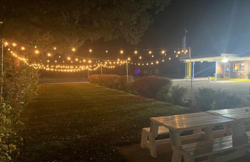 Beaver Hotel | DeLano Motel & RV Park Beaver