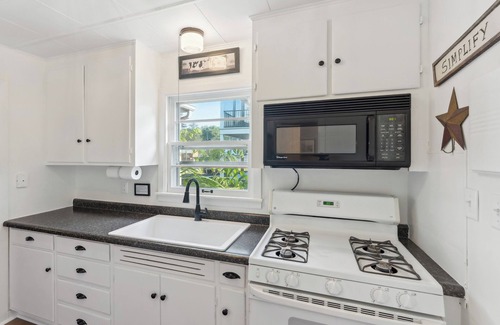 Delavan Kabine | Delavan Retreat w/ Patio on Turtle Lake!