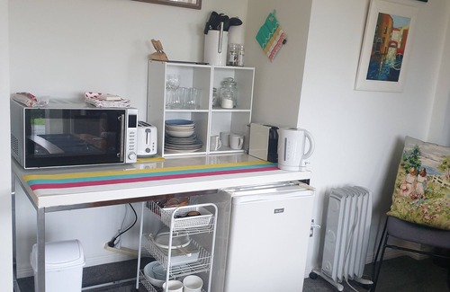 Gulf Harbour Wohnung | Delightful 1 B\R apartment. King Bed + Ensuite.