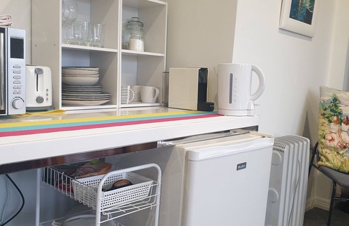 Gulf Harbour Wohnung | Delightful 1 B\R apartment. King Bed + Ensuite.