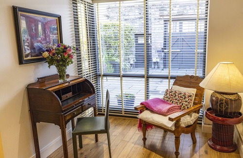 Grand Canal Dock Wohnung | Herrliche 2-Zimmer-Wohnung 10 Minuten zu Fuß von St. Stephen's Green