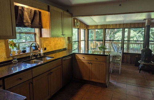 Picayune Haus | Delightful 4-BR with pond, deck, spacious yards in Picayune