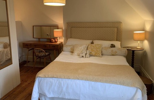 Rendcomb Hütte | Delightful Cotswold cottage with open fireplace and Rayburn