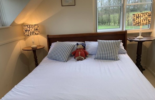 Rendcomb Hütte | Delightful Cotswold cottage with open fireplace and Rayburn