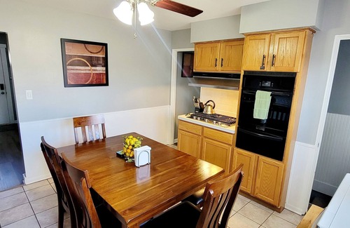 Glenview Haus | Delightful Cozy Home, 2 Bedroom, 1 full Bath, Conveniently located.