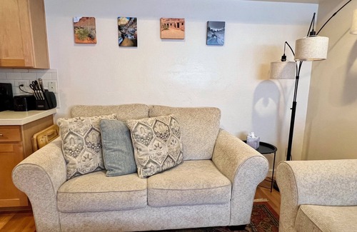 St. George Eigentumswohnung | Delightful Pet Friendly 1-bedroom condo with WiFi and AC in charming St. George