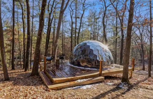 Wisconsin Dells Kabine | Dells Domes - Small Group Getaway 4 Glamping Domes