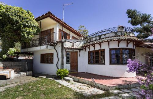 Delphi Villa | delphi villa Terracotta