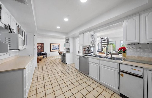 Lake Ida Shores Haus | Delray Beach Lakefront Dream