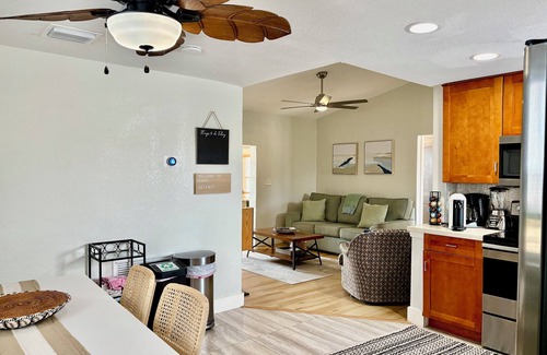 Lake Ida Shores Haus | "Delray Drift". Charming 3-bedroom house in Downtown Delray.