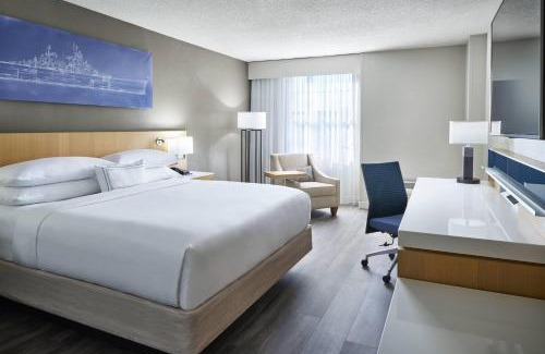 Norfolk - Virginia Beach Hotel | Delta Hotels by Marriott Norfolk Airport