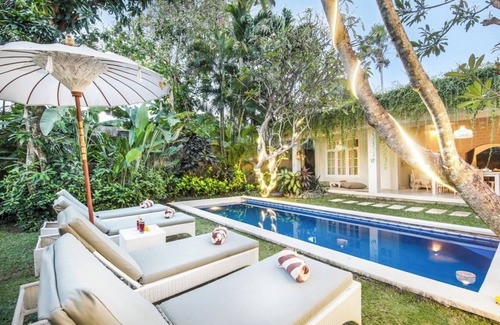 Central Seminyak Villa | Deluxe Villa mit 2 Schlafzimmern in Seminyak