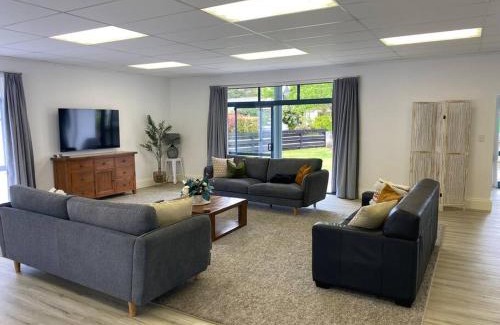 Paihia Wohnung | Deluxe 280sqm 3 bedroom with Pool Table - 200m to beach