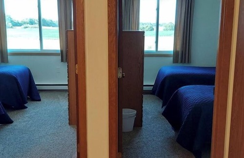 Devils Lake Eigentumswohnung | Deluxe 3 Bedroom 2 Bathroom Top Floor Condo