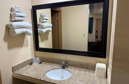 Hebron Hotel | Deluxe Inn