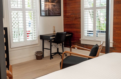 Historic Seaport Hotel | Deluxe King Studio- Come Hide