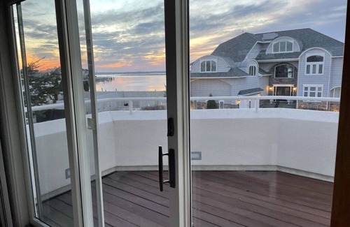 Margate City Haus | DELUXE Margate Beach Home mit Pool, Jacuzzi und spektakulärem Blick auf die Bucht - für 18 Personen