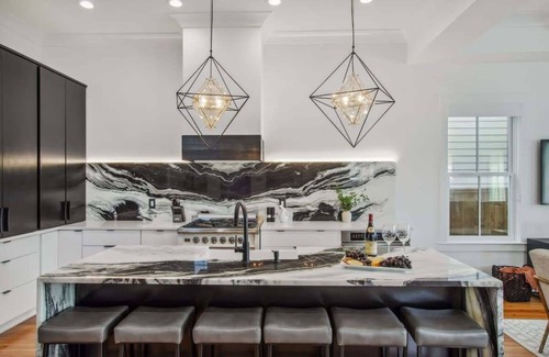 Algiers Point Haus | Deluxe Modern Home | Heated Pool & Game Room