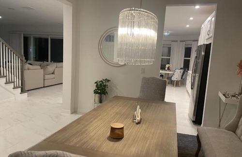 Palmetto Haus | Deluxe Room in Palmetto