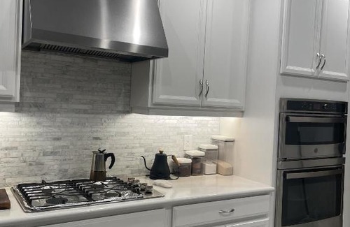 Palmetto Haus | Deluxe Room in Palmetto