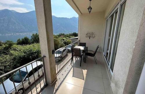 Prcanj Wohnung | Deniz Apartment Kotor bay view apartment with terrace and pool