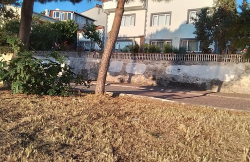 Gerze Haus | Denize Sıfır Müstakil Bahçeli Yalı