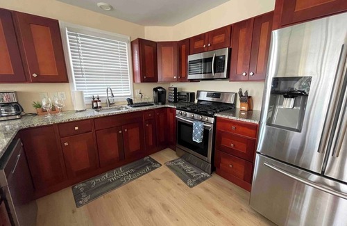 Ventnor City Haus | Derby Delight- Ventnor Home, 5 Minutes to Beach