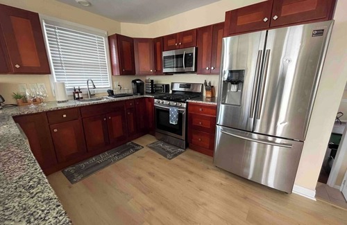 Ventnor City Haus | Derby Delight- Ventnor Home, 5 Minutes to Beach