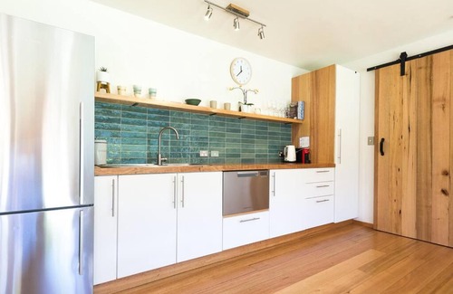 Lindisfarne Wohnung | Derwent River Apartment - Near the Waterfront!