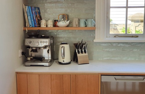 Lindisfarne Haus | Derwent River Villa - Absolute Waterfront, Hobart