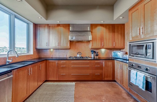 Youngsville Haus | Desert Elegance on Abiquiu Lake